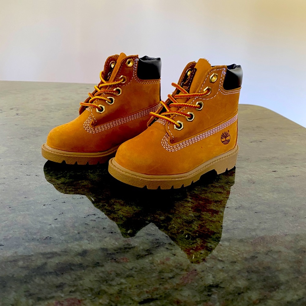 Timberland boots kids size 5 m